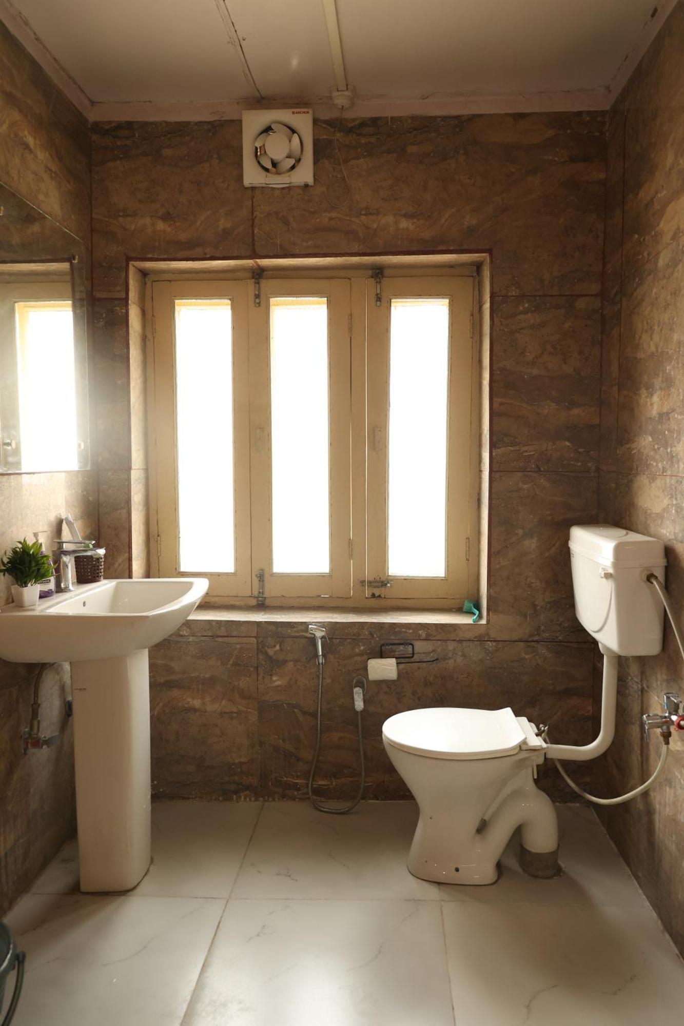 The Khayabaan - Luxurious Home Stay Away From Home Σριναγκάρ Εξωτερικό φωτογραφία