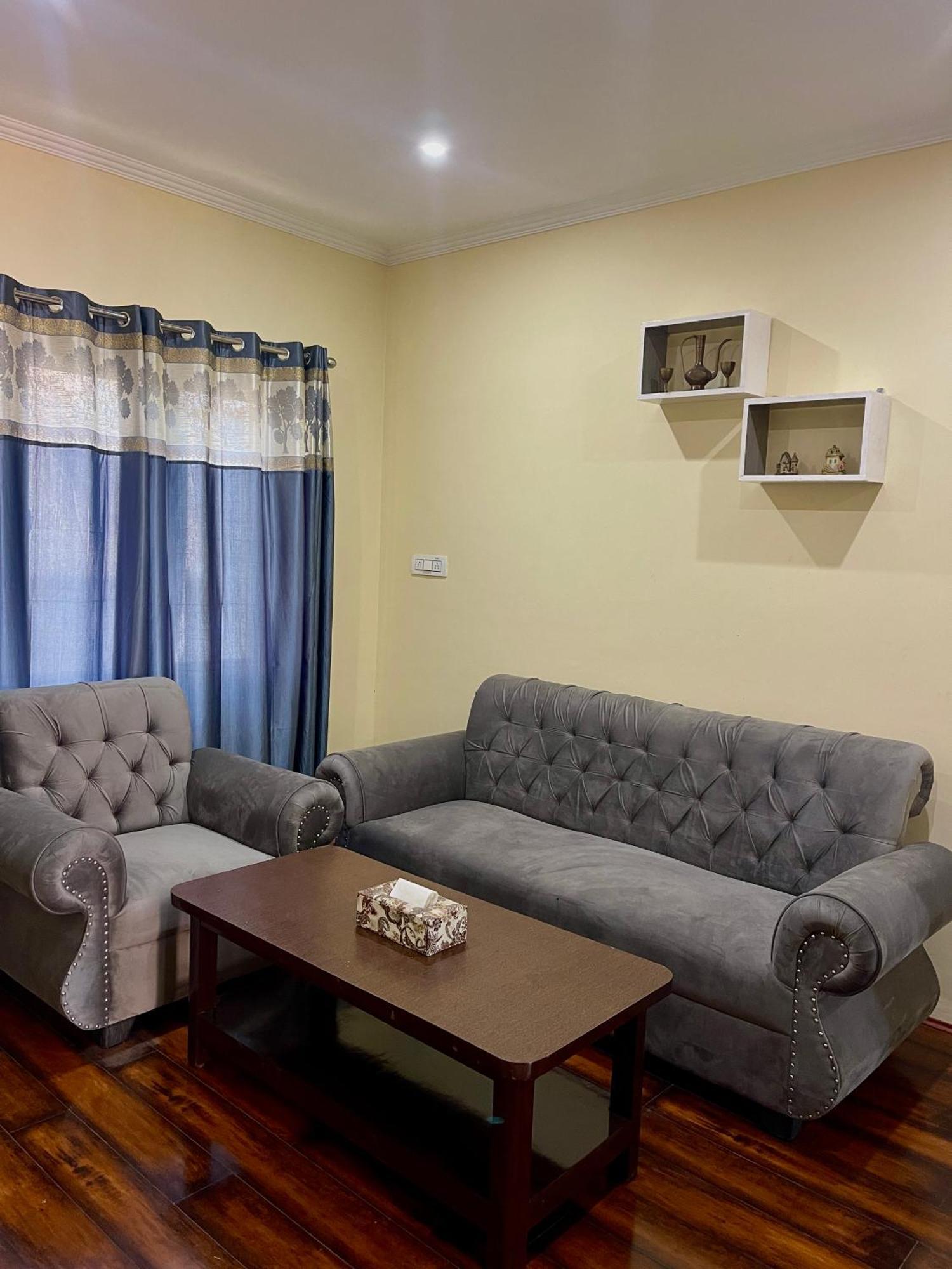 The Khayabaan - Luxurious Home Stay Away From Home Σριναγκάρ Δωμάτιο φωτογραφία